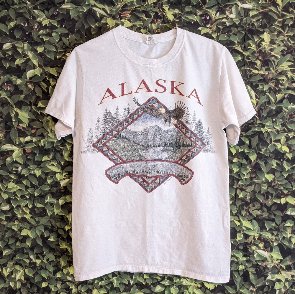 Vintage Alaska graphic tee